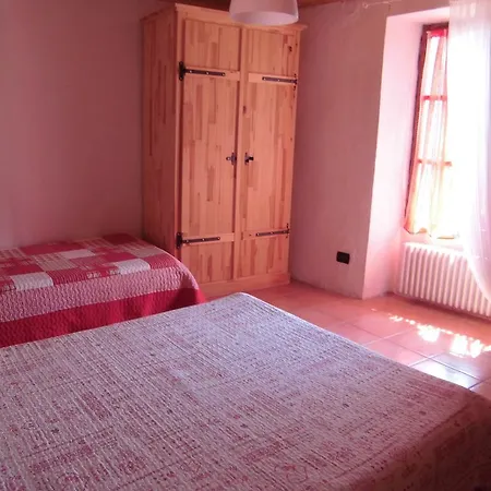 Bed & Breakfast La Casa Antica Pont-Saint-Martin