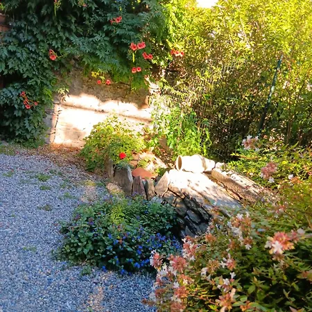 Bed & Breakfast La Casa Antica Pont-Saint-Martin