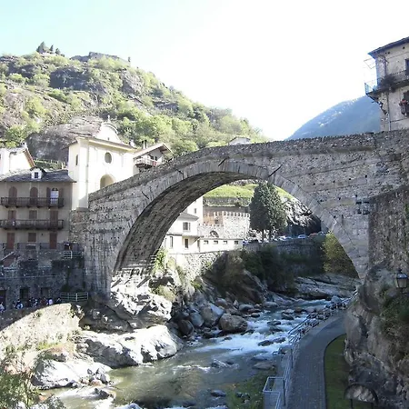 La Casa Antica Bed & Breakfast Pont-Saint-Martin